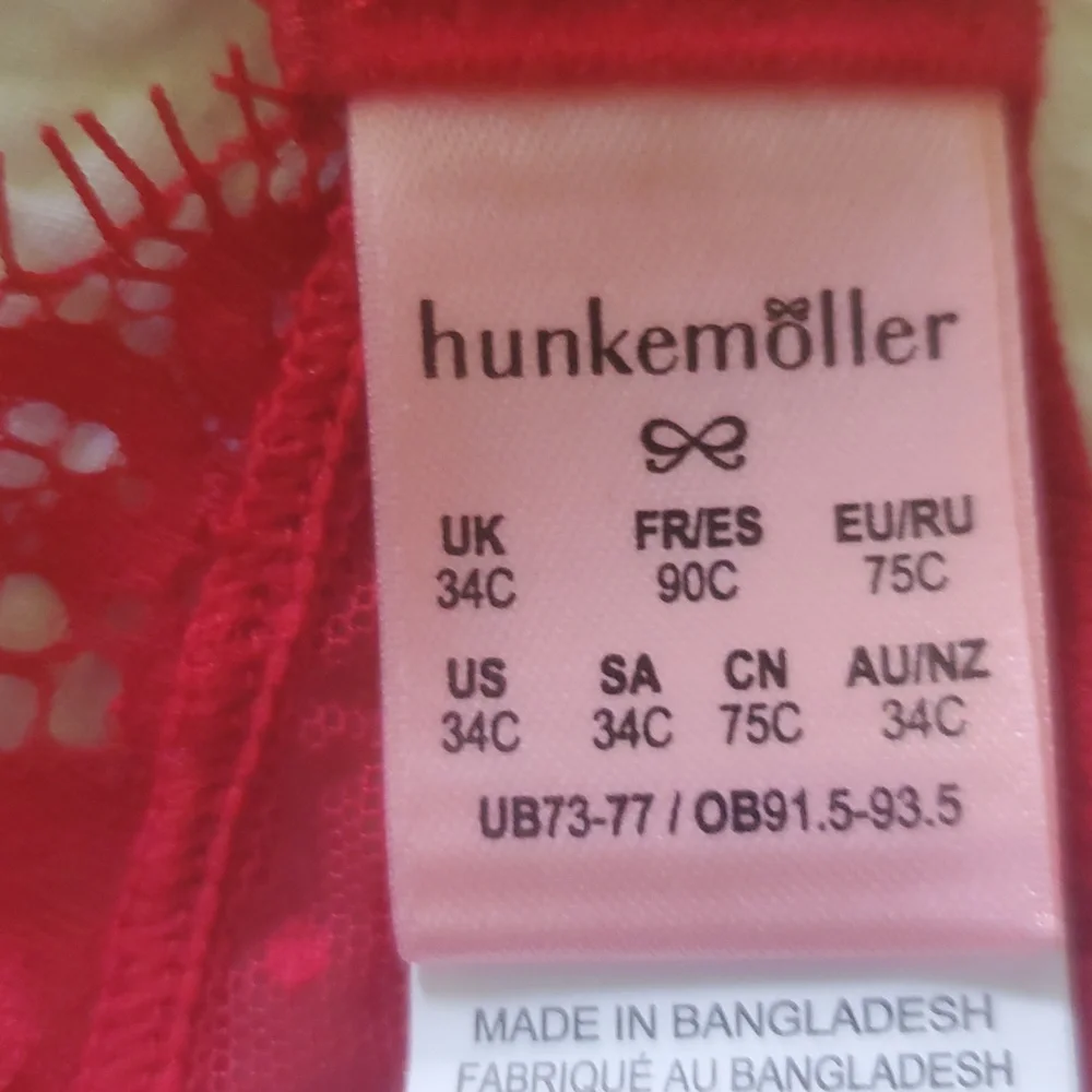 HUNKEMOLLER MARILEE PADDED UNDERWIRED LONGLINE BRA IN RED/SZ;34C